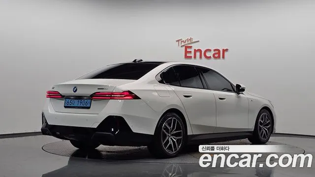 BMW i5 G60 — Фото автомобиля 2