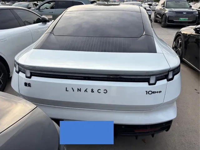Lynk & Co 10 EM-P — Фото автомобиля 8