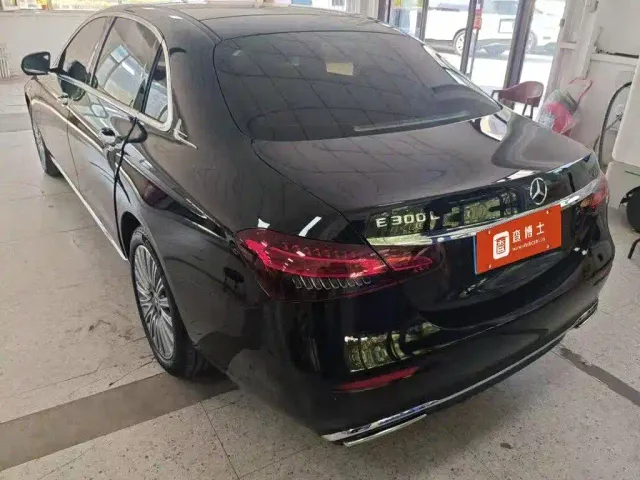 Mercedes-Benz E-Class — Фото автомобиля 8