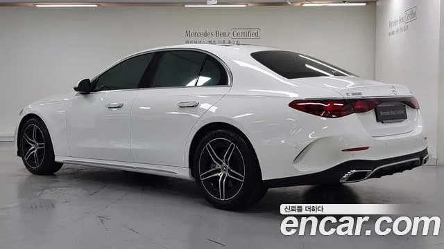 Mercedes-Benz E-Class — Фото автомобиля 17