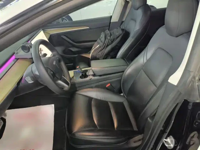Tesla Model 3 — Фото автомобиля 14