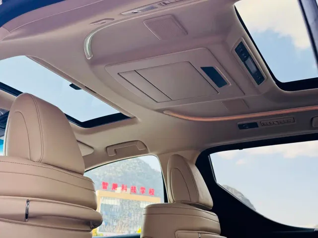 Toyota Alphard — Фото автомобиля 16