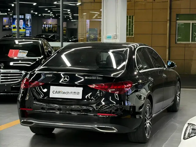 Mercedes-Benz C-Class — Фото автомобиля 2