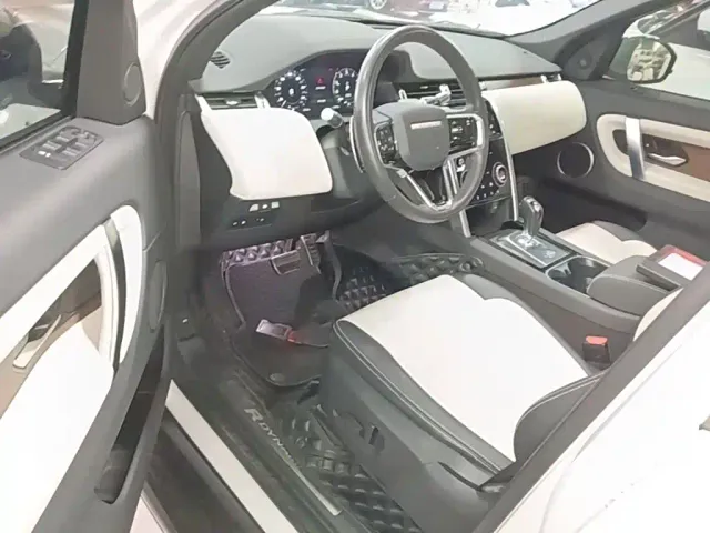 Land Rover Discovery Sport — Фото автомобиля 15