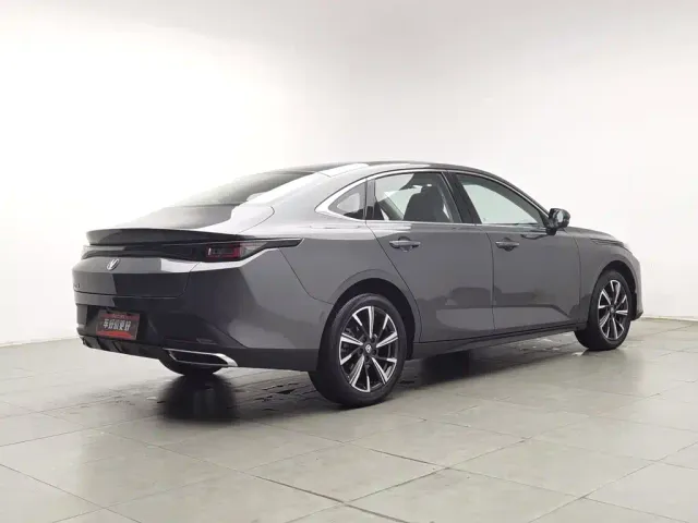 Changan Eado — Фото автомобиля 2