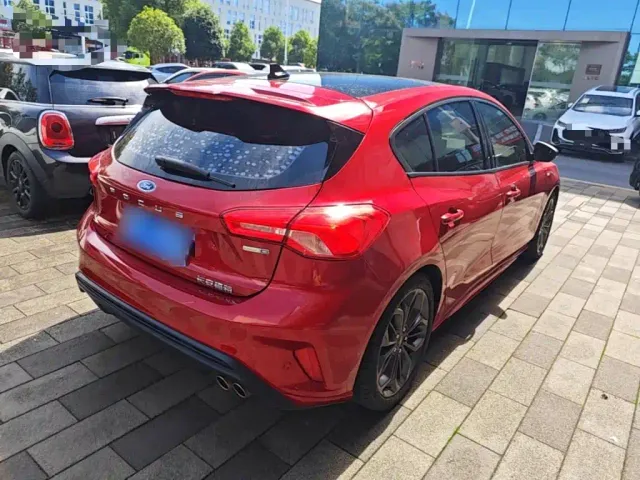Ford Focus — Фото автомобиля 6
