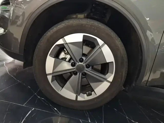 Livan Ruilan 8 — Фото автомобиля 22
