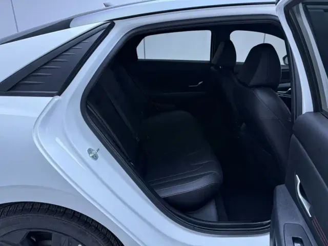 Hyundai Elantra — Фото автомобиля 22