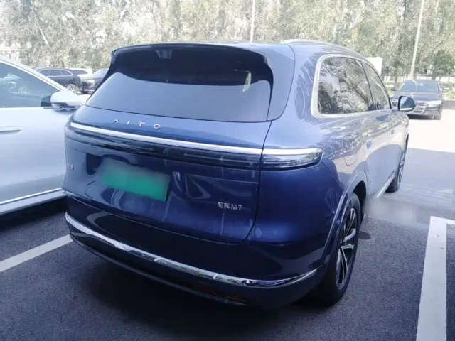 Aito M7 — Фото автомобиля 6