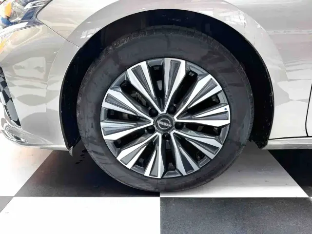 Nissan Teana — Фото автомобиля 4