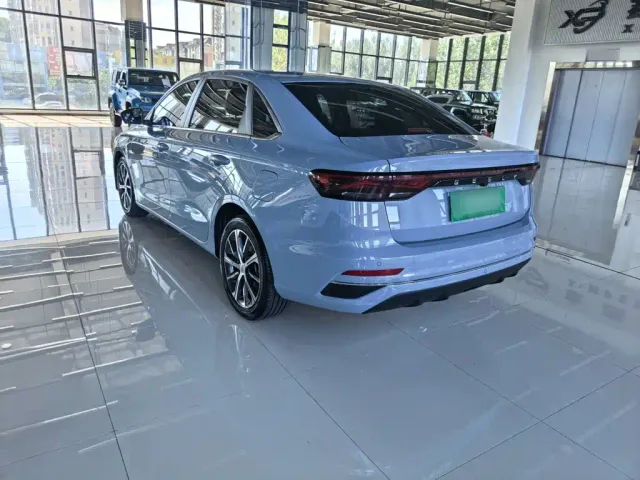 Geely Emgrand — Фото автомобиля 7