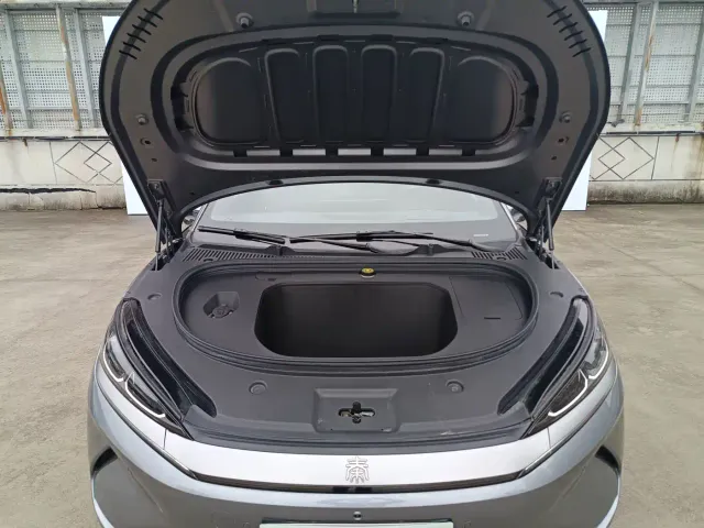 BYD Qin L — Фото автомобиля 6