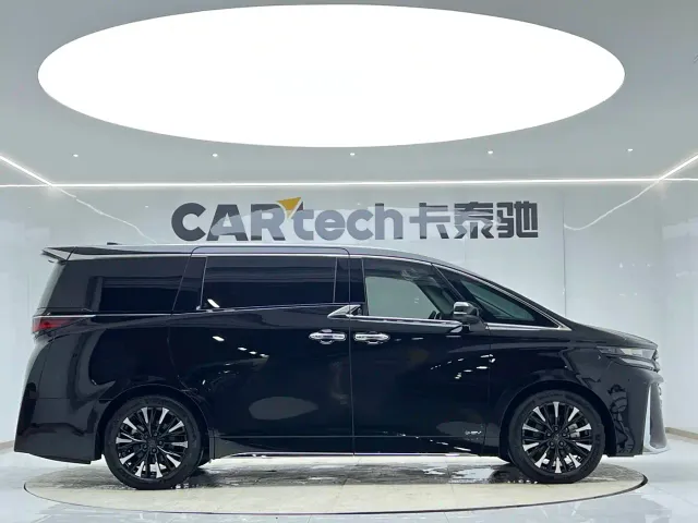 Toyota Vellfire — Фото автомобиля 8