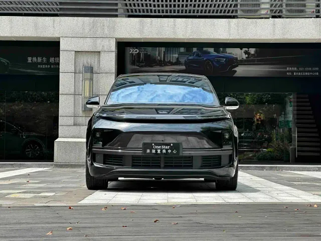 Li Auto L8 — Фото автомобиля 3
