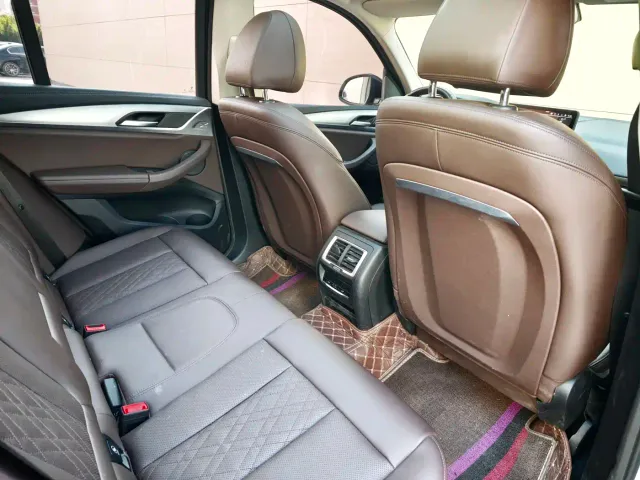 BMW iX3 — Фото автомобиля 15