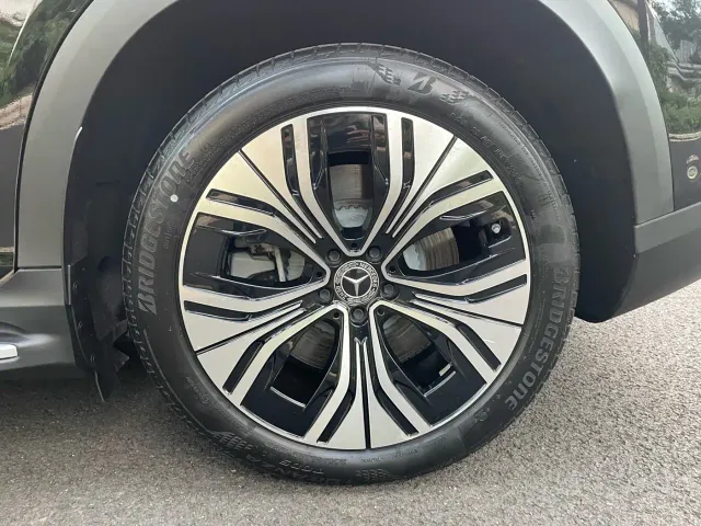 Mercedes-Benz EQE SUV — Фото автомобиля 12