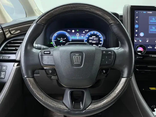 Toyota Vellfire — Фото автомобиля 6