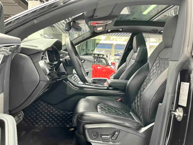 Audi Q8 — Фото автомобиля 8