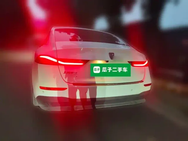 Roewe D7 — Фото автомобиля 4