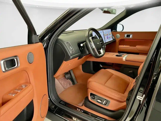 Li Auto L9 — Фото автомобиля 5