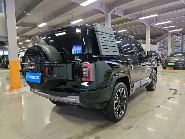 Fang Cheng Bao Leopard 8 2025 Zhiyong Flagship 7-Seater — Фото автомобиля 13