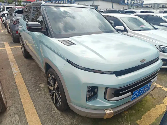 Geely ICON — Фото автомобиля 2