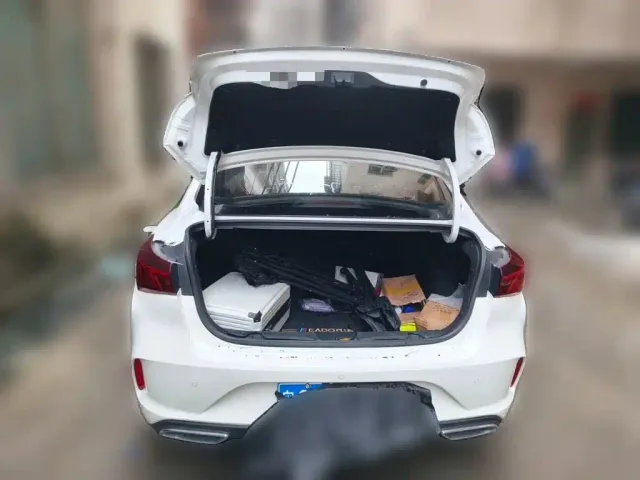 Changan Eado — Фото автомобиля 9