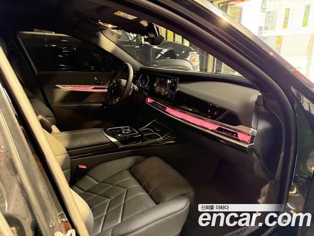 BMW 7 Series G70 — Фото автомобиля 16