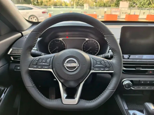 Nissan Teana — Фото автомобиля 18