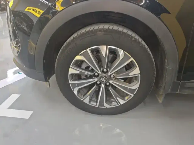 Buick Envision Plus — Фото автомобиля 22