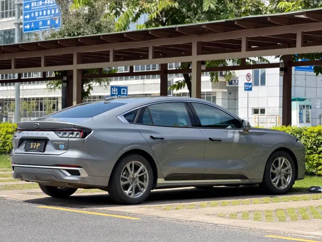 Ford Mondeo — Фото автомобиля 10