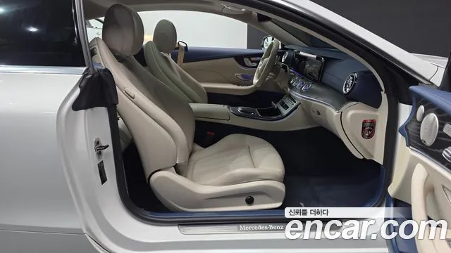 Mercedes-Benz E-Class — Фото автомобиля 11
