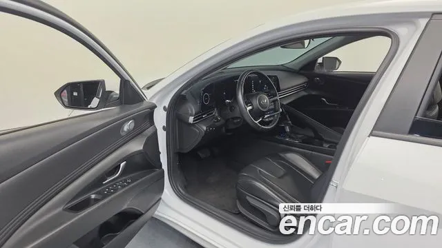 Hyundai AVANTE Avante (CN7) — Фото автомобиля 10