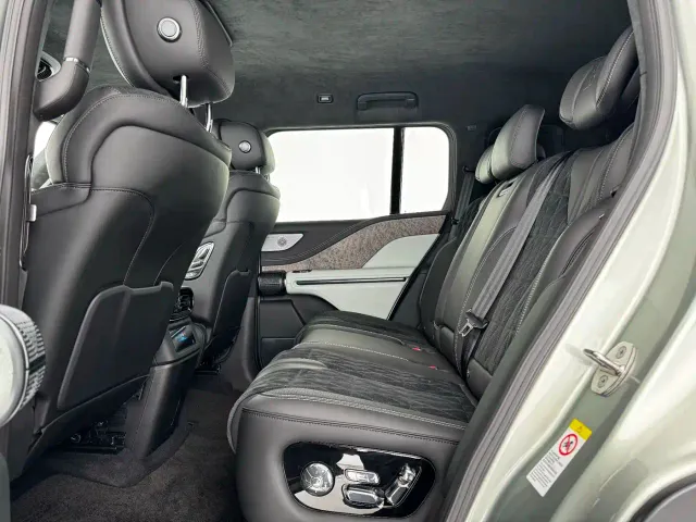 BYD U8 — Фото автомобиля 11