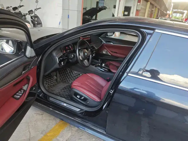 BMW 5 Series — Фото автомобиля 4