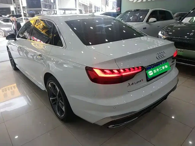 Audi A4L — Фото автомобиля 4