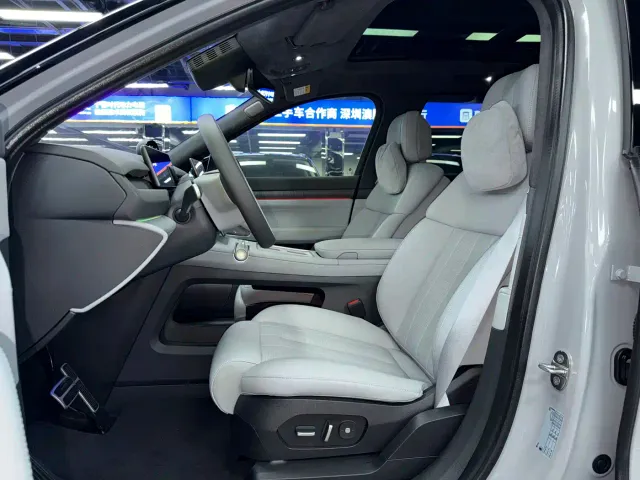 Nio ES8 — Фото автомобиля 8