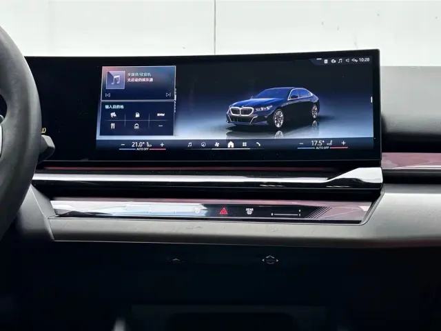 BMW 5 Series — Фото автомобиля 25