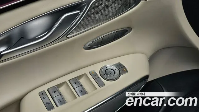 Genesis GV70 — Фото автомобиля 28