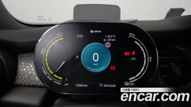 MINI Cooper Cooper Electric — Фото автомобиля 11