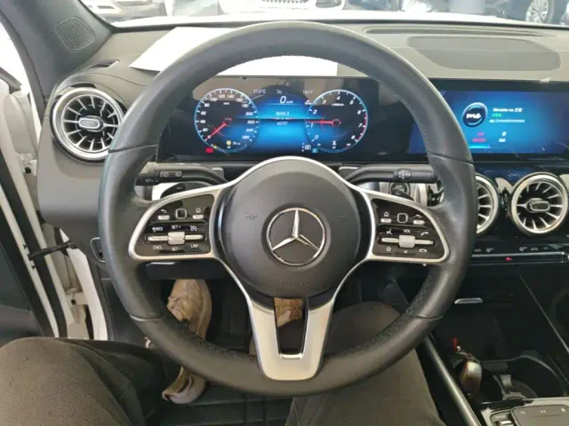 Mercedes-Benz GLB-Class — Фото автомобиля 10