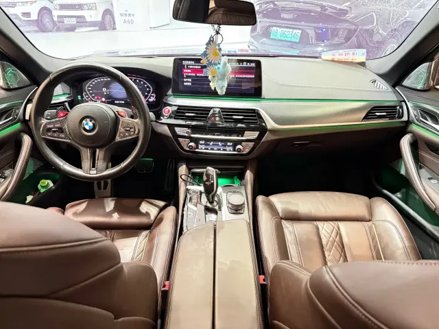 BMW 5 Series — Фото автомобиля 12