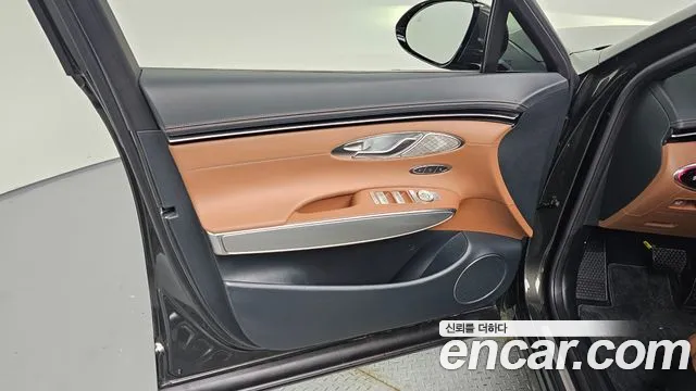 Genesis GV70 2.5T Бензин 2WD — Фото автомобиля 23