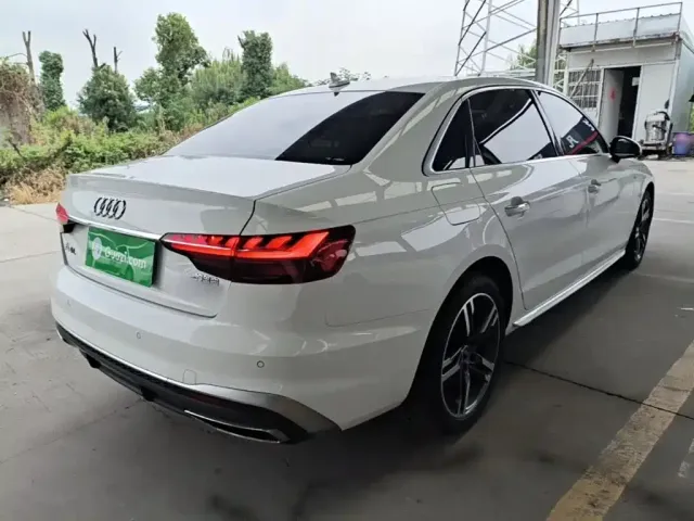 Audi A4L — Фото автомобиля 6