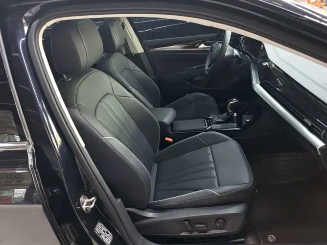 Volkswagen Passat — Фото автомобиля 24