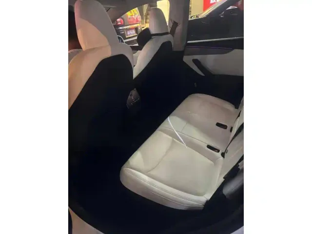 Tesla Model Y — Фото автомобиля 4