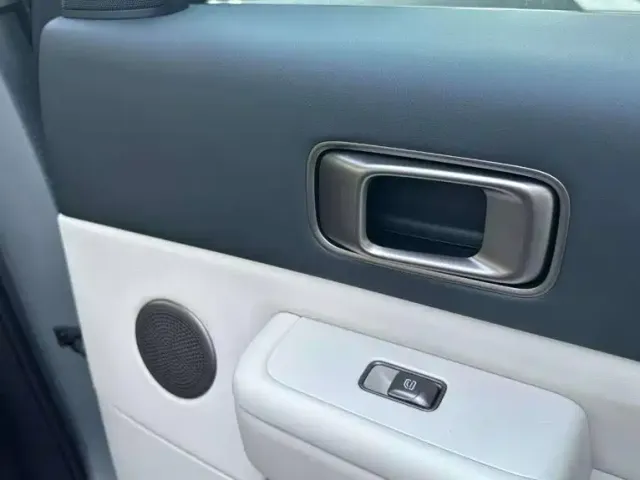 Li Auto MEGA — Фото автомобиля 15