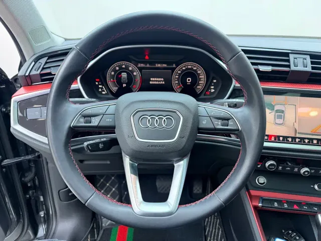 Audi Q3 — Фото автомобиля 11