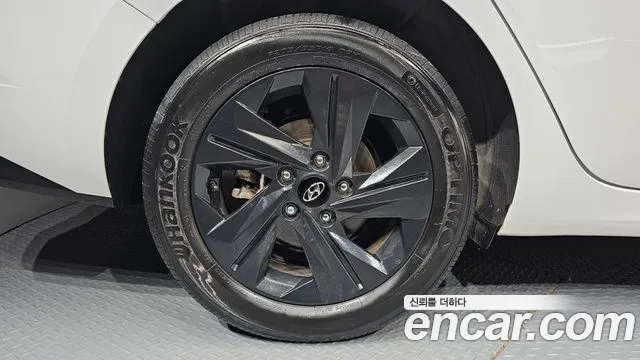 Hyundai Avante CN7 — Фото автомобиля 5