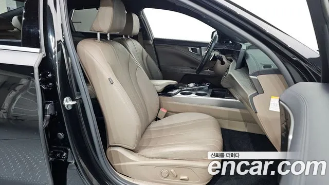 Kia K8 Hybrid — Фото автомобиля 11